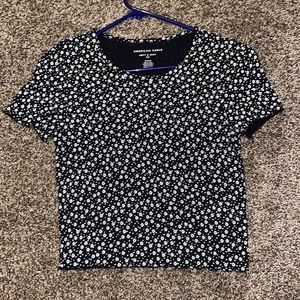 American Eagle / size: M / black crop top w white flowers